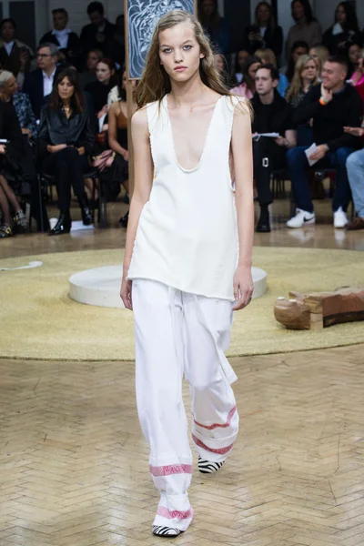 Look 30